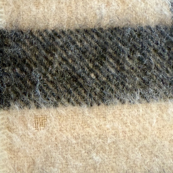 Burberry Classic Giant Check Cashmere Scarf | Beige | Made in Scotland - Picture 8 of 12